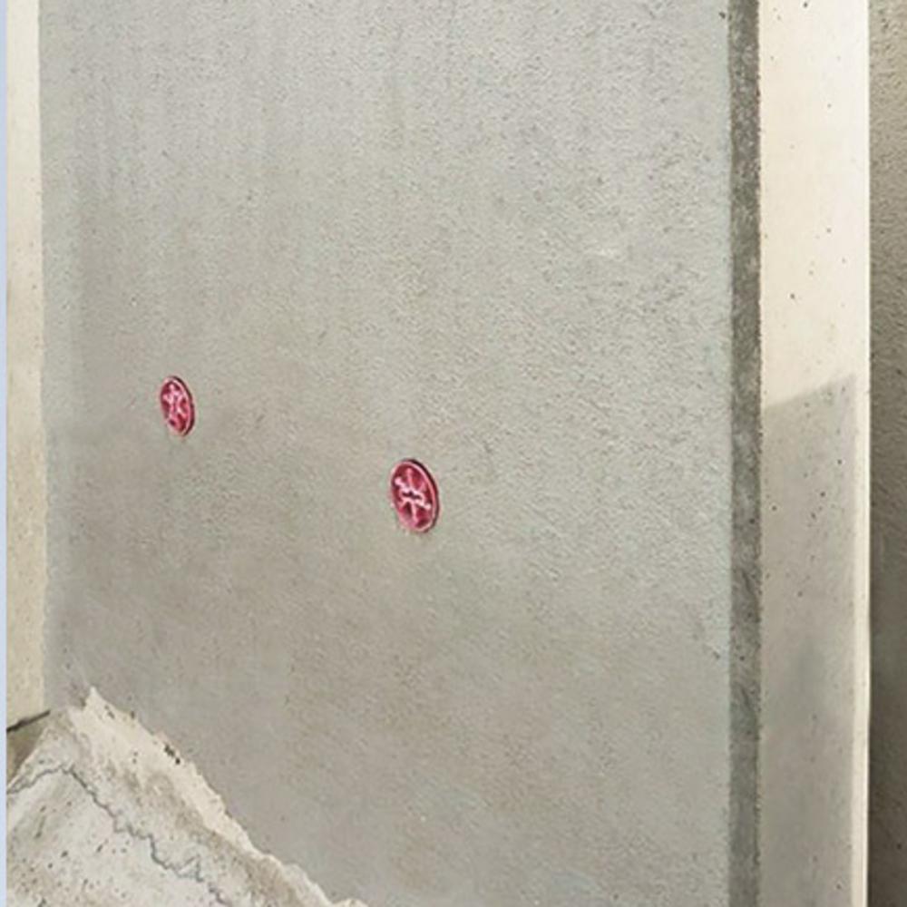 Rückseite Sonderanfertigung Rückseite einer Winkelstütze mit Aussparungen